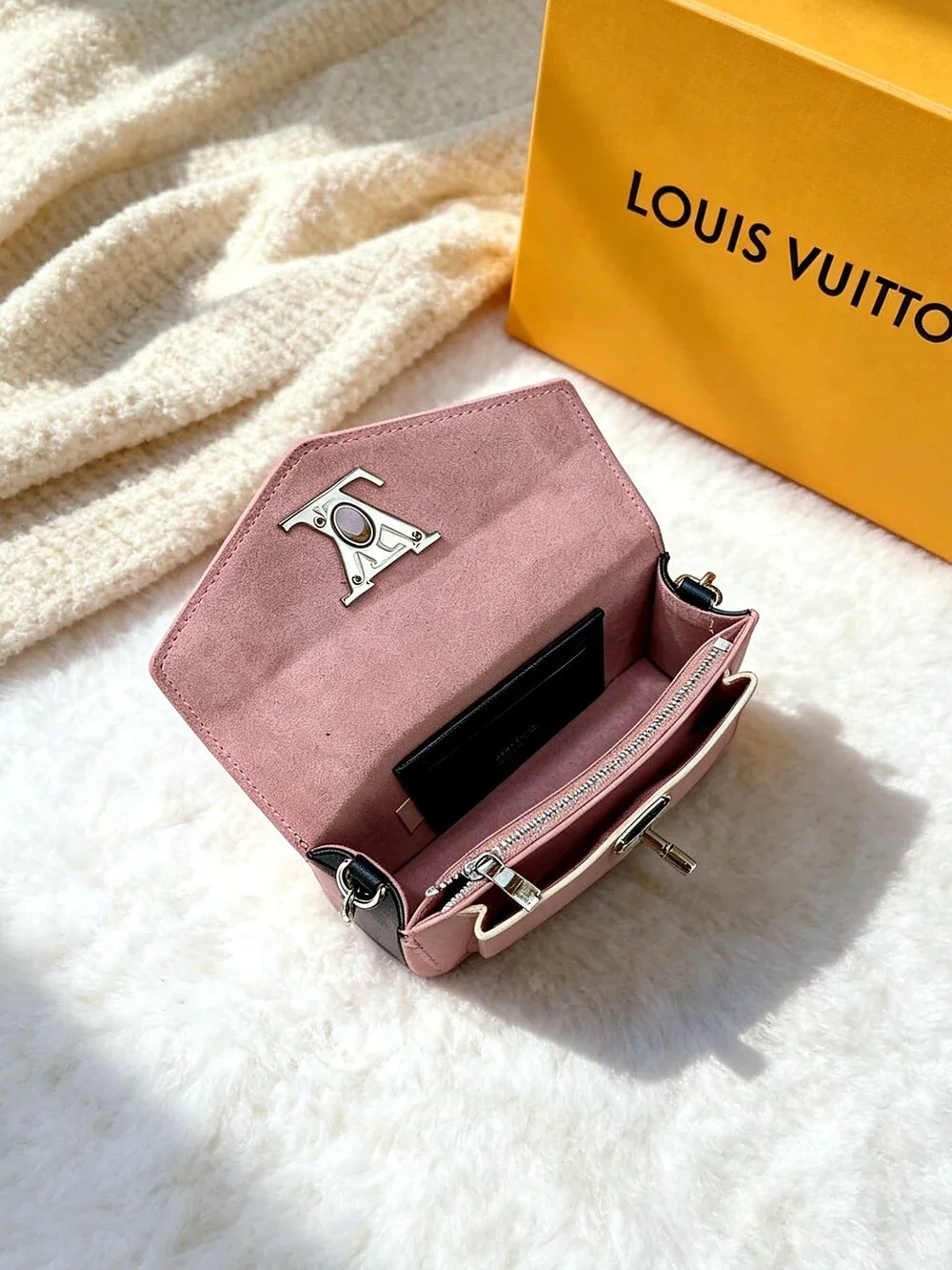 Louis Vuitton Lockme Chain Bag